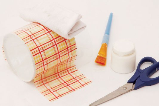 Como-fazer-porta-papel-higienico-latas-tecido