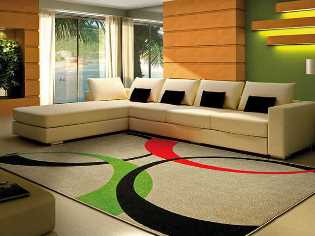 Os tapetes estampados devem se contrapor à cor da decoração do ambiente, cuidado para não misturar muito as cores com as dos enfeites ou móveis.