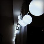 Como fazer luzes decorativas com bolas de pingue-pongue