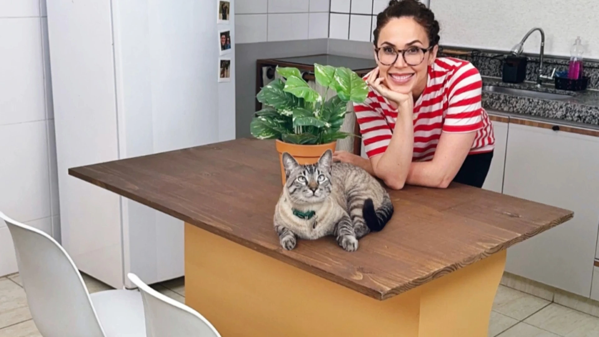 Como fazer uma ilha para cozinha com mesa de PC dos anos 2000