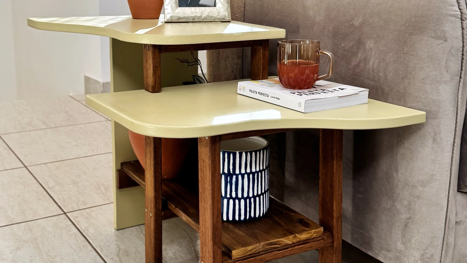 Amou, Levou, Episódio 2: mesa lateral para decorar sua casa