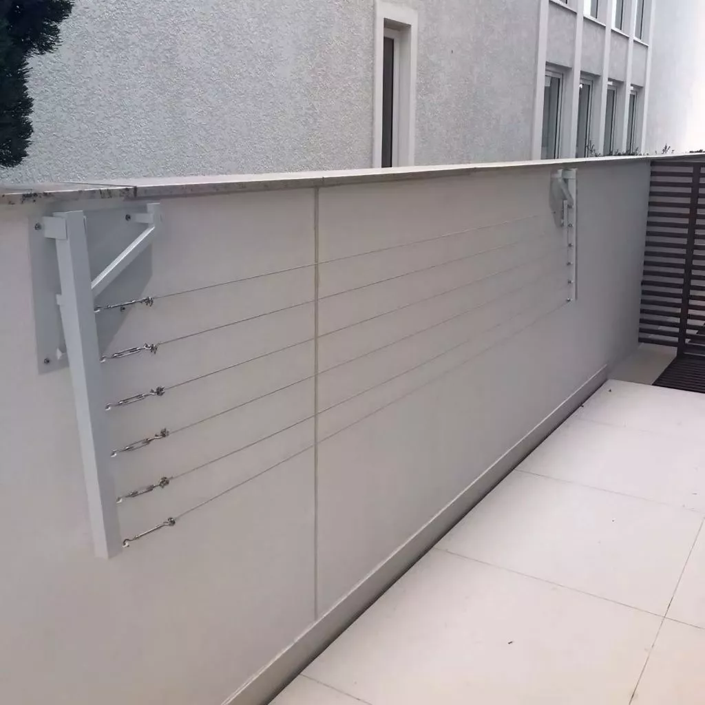 Varal retrátil de parede sem esticar.