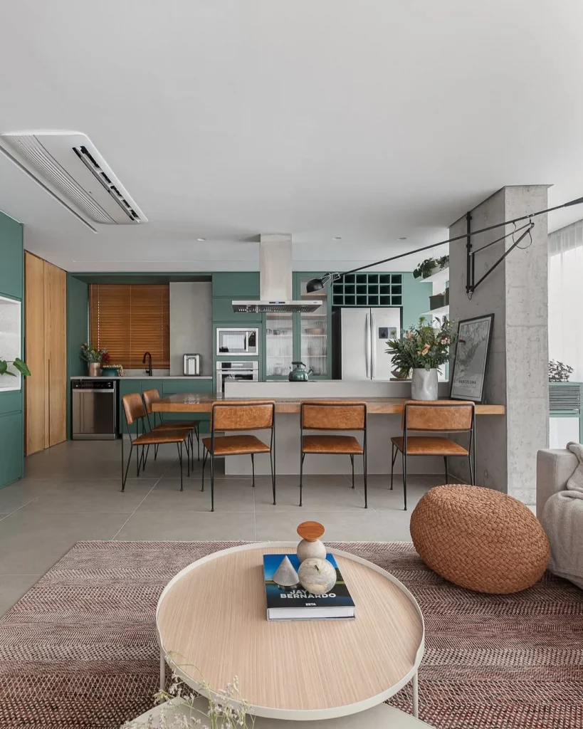 Ambiente com leveza e puff de cizal.