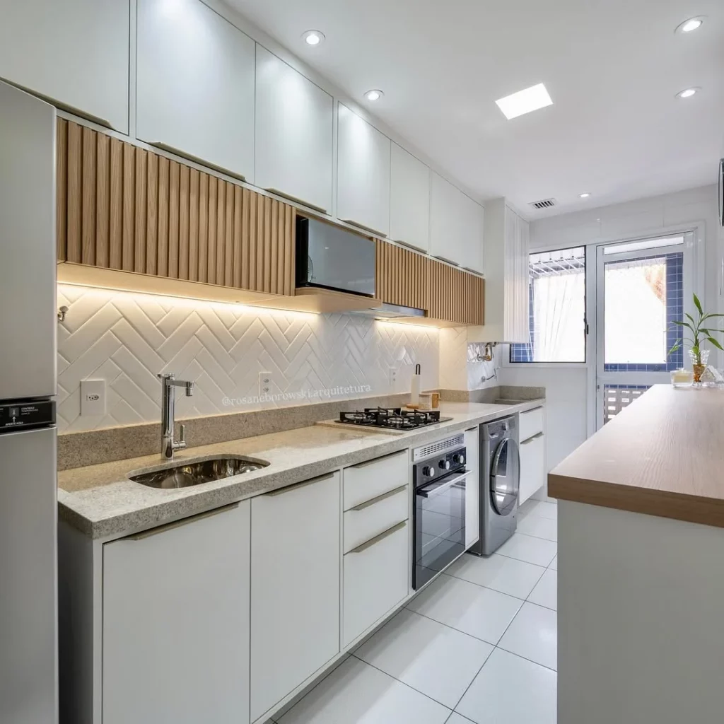 Bancada de cozinha de granito delicada.