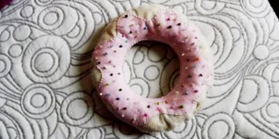 Almofada de feltro – como fazer um donut