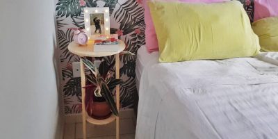 DIY mesa de cabeceira com formas de pizza