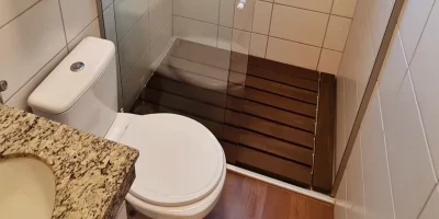 Como transformar o piso do box sem quebra-quebra: 2 ideias práticas e acessíveis